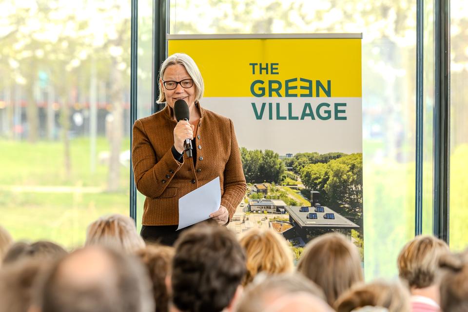 Bezoek minister van Onderwijs, foto Robèrt Kroonen