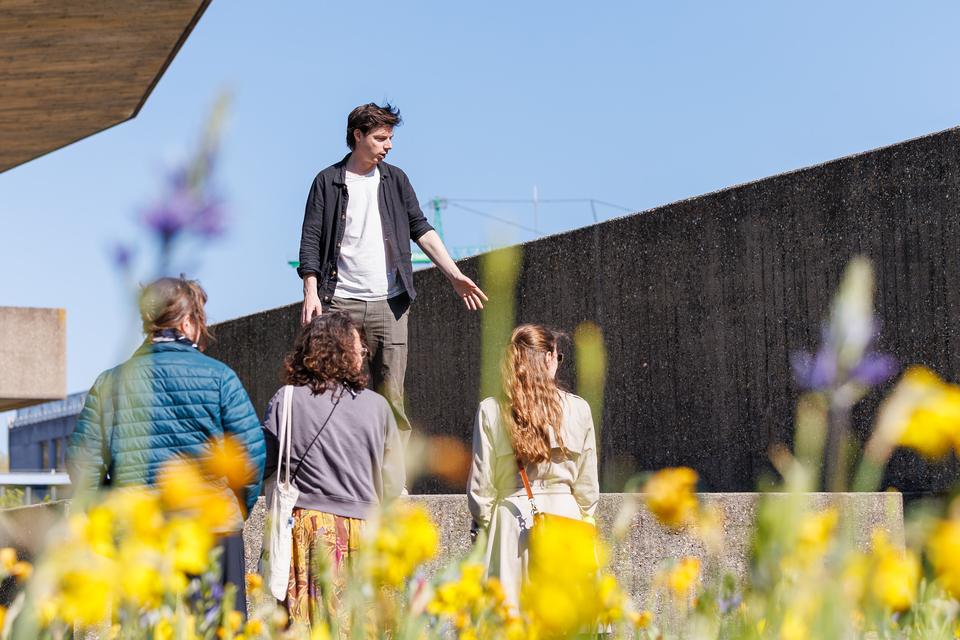 Rondleiding kunstcollectie, TU Delft, foto Robèrt Kroonen