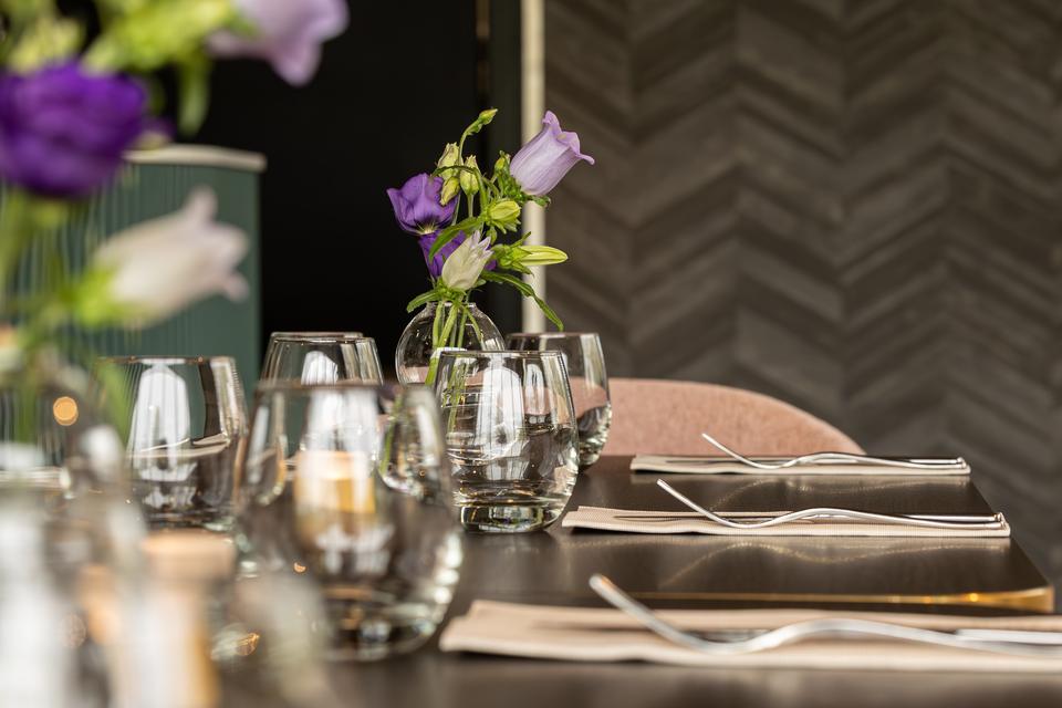 Gedekte tafel, foto Robèrt Kroonen